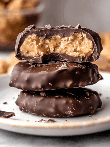 Peanut Butter Chocolate Clusters