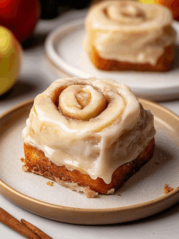 Vegan Apple Cinnamon Rolls