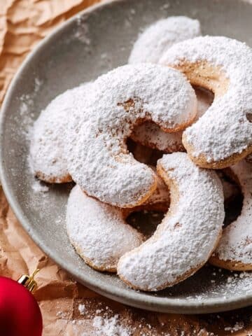 Mom’s Christmas Crescent Cookies Recipe