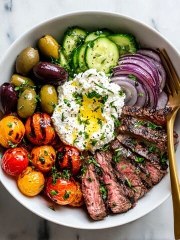Mediterranean Steak Bowl with Grilled Sirloin, Fresh Vegetables, and Creamy Tzatziki Recipe