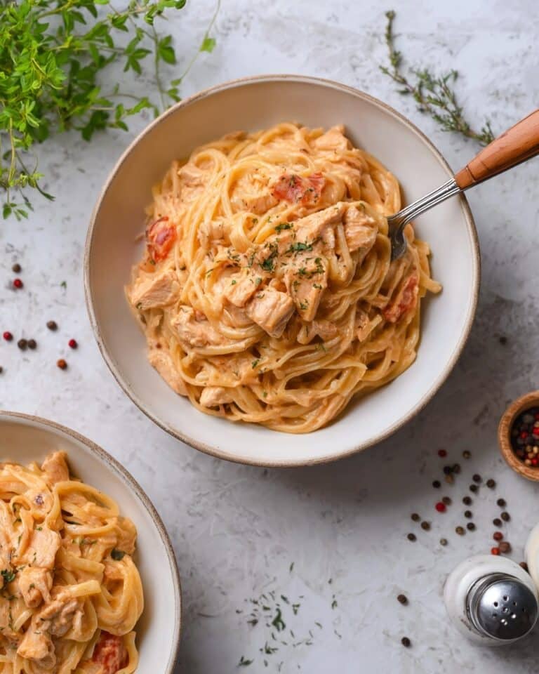 Crock Pot Chicken Spaghetti Recipe (Super Easy & Cheesy) Recipe