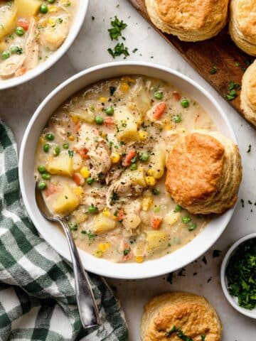 Slow Cooker Chicken Pot Pie Soup Recipe
