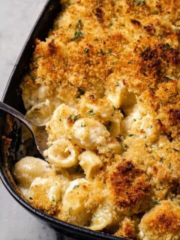 White Cheddar Baked Mac and Cheese with Crispy Breadcrumbs Recipe