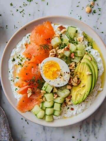 Cottage Cheese Salad with Smoked Salmon & Avocado Recipe