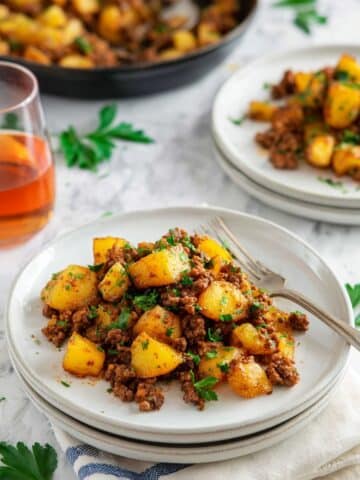 One Pot Ground Beef & Potatoes Recipe