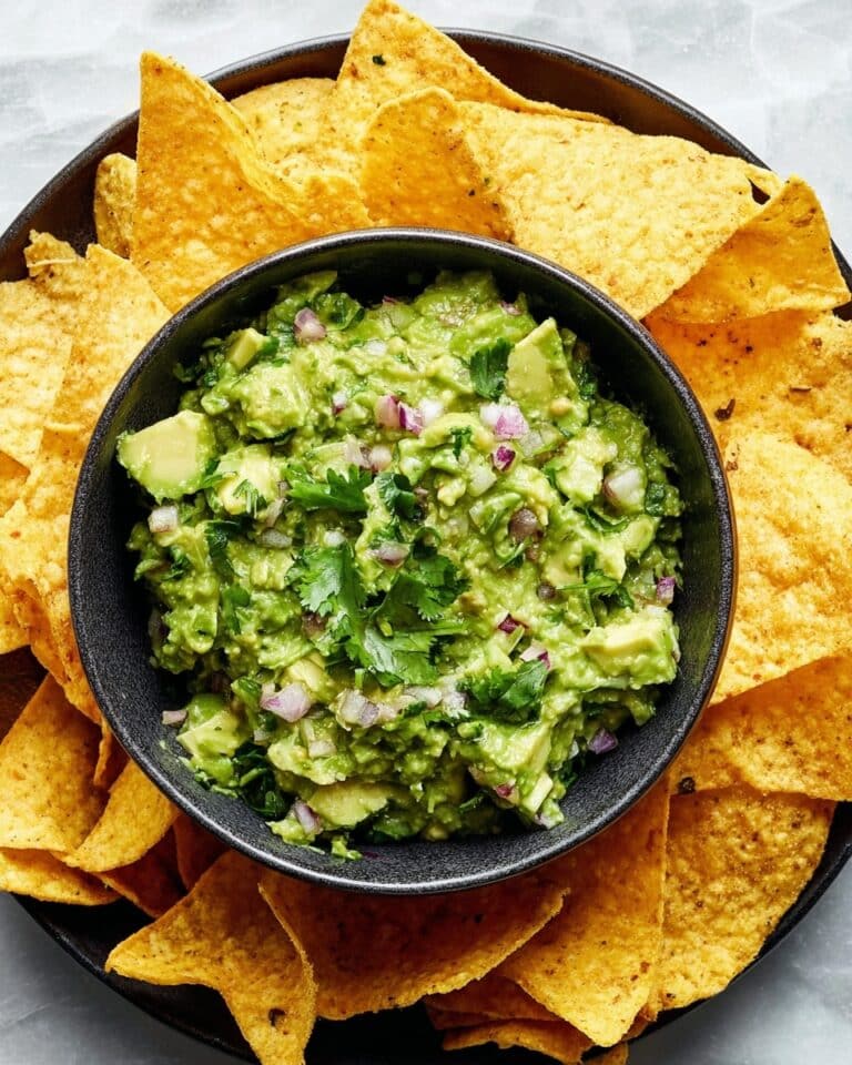 Simple and Classic Guacamole Recipe