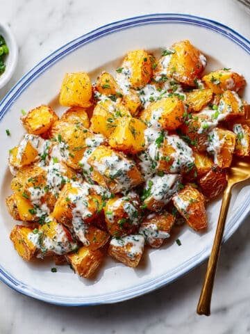 Crispy Baked Potato Salad with Fresh Herbs and Creamy Dressing Recipe