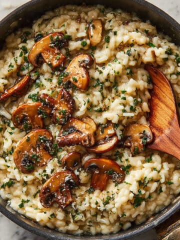 Creamy Mushroom Risotto with White Wine and Parmesan Recipe