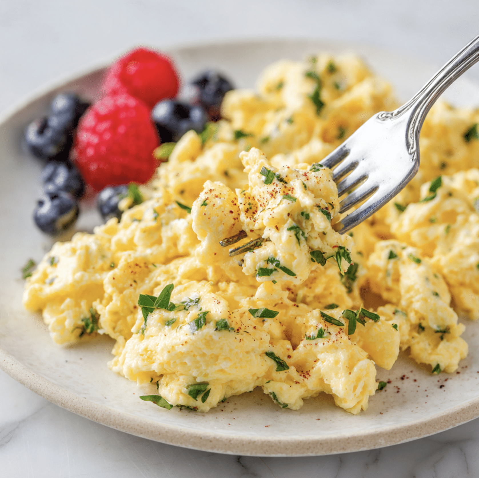Fluffy Scrambled Eggs with Cottage Cheese Recipe