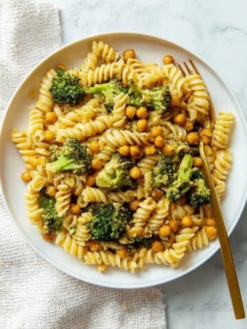 Easy Lemon Broccoli Chickpea Pasta Recipe
