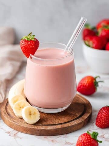 Strawberry Almond Milk Smoothie Recipe
