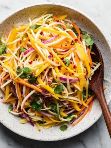 Sweet and Tangy Green Thai Mango Salad Recipe