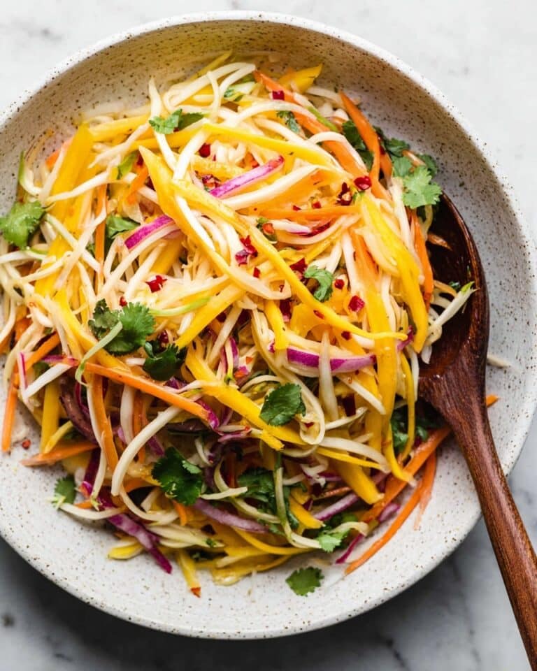 Sweet and Tangy Green Thai Mango Salad Recipe