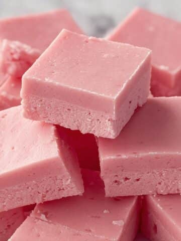 2-Ingredient Strawberry Fudge Recipe