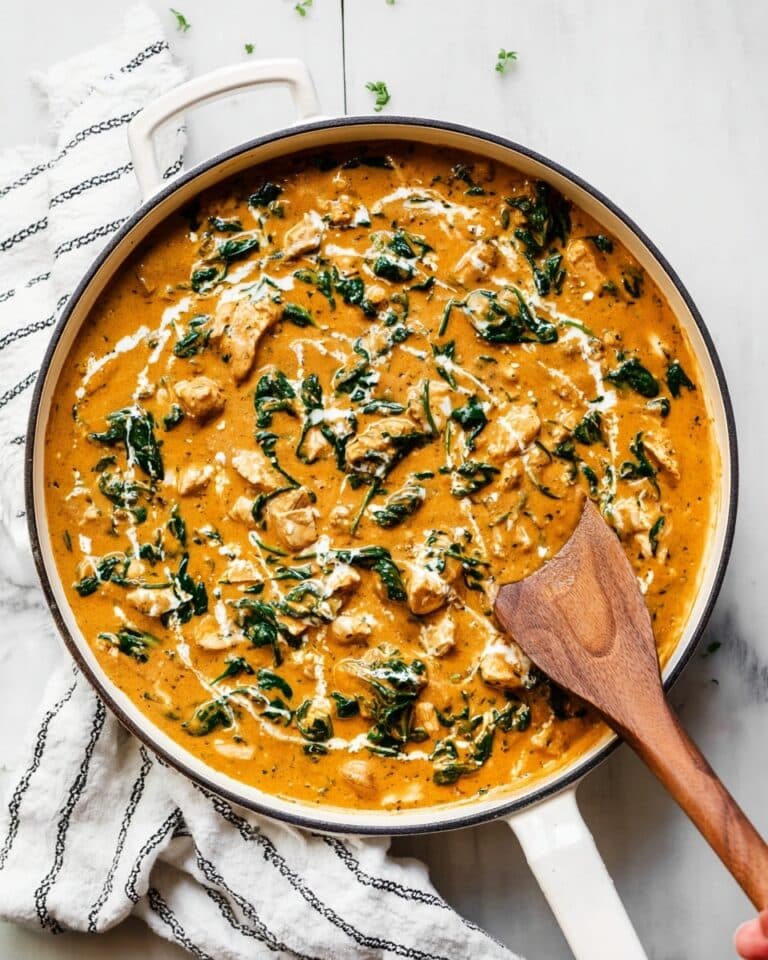 Creamy Chicken Curry with Spinach and Coconut Milk | Delicious & Quick