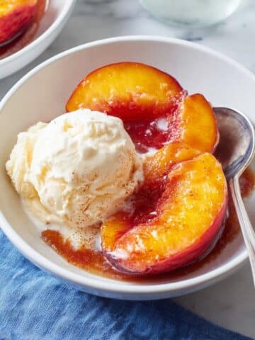 Baked Peaches with Cinnamon and Honey Recipe
