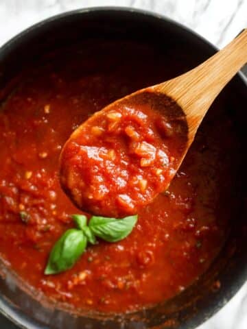 Easy Homemade Tomato Sauce Recipe