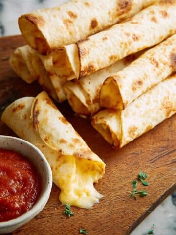 Slow Cooker Cheesy Chicken Taquitos Recipe