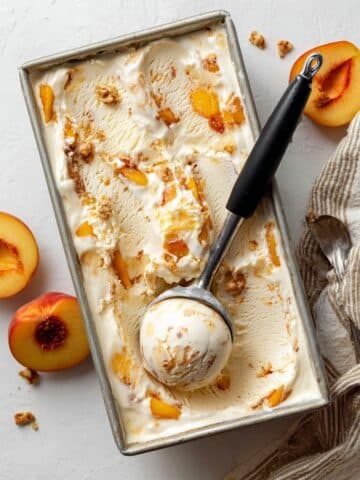 No-Churn Peach Cheesecake Ice Cream Recipe