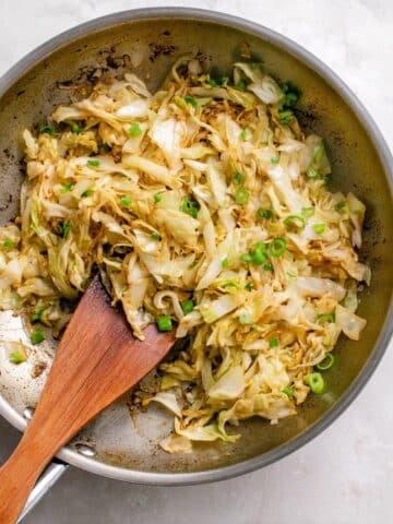 Quick and Easy Cabbage Stir-Fry with Garlic, Ginger, and Sesame Recipe