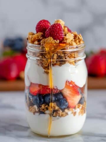 Berries and Yogurt Parfait Recipe