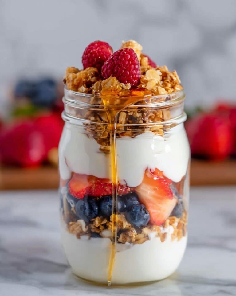 Berries and Yogurt Parfait Recipe