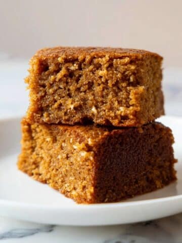 Healthy Flourless Breakfast Oatmeal Apple Cake Recipe